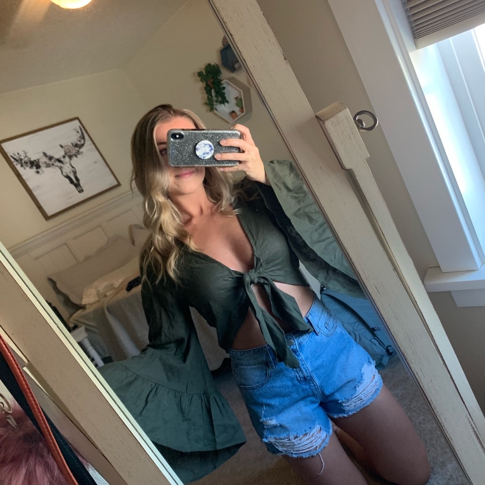 Audrey 3+1 tie front crop top